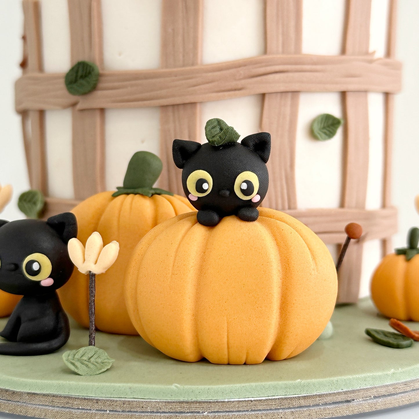 Halloween Party (Custom Cake, Cookies and Cupcake Set)