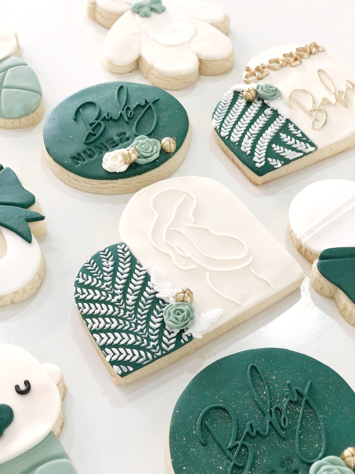 Custom Baby Shower / Gender Reveal Sugar Cookie Set (24pcs)