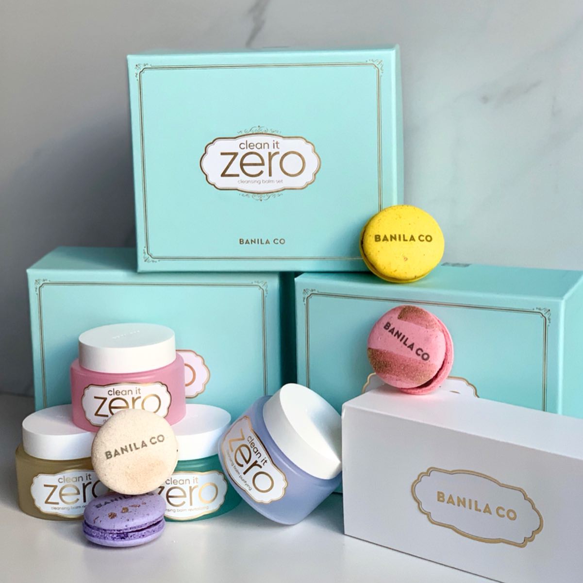 Custom Branded Macarons (24pcs)