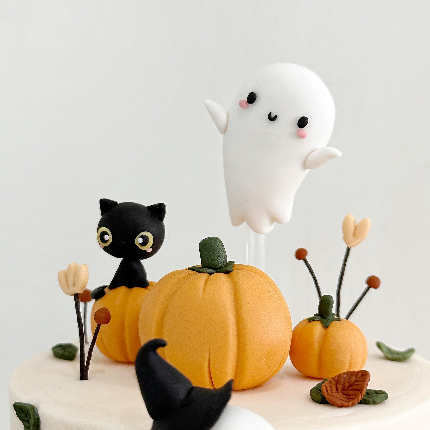 Halloween Party (Custom Cake, Cookies and Cupcake Set)